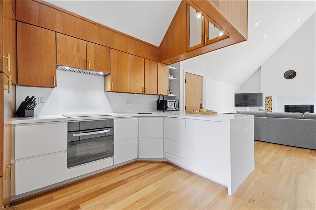 696 Mowbray Arch Property Photo 12