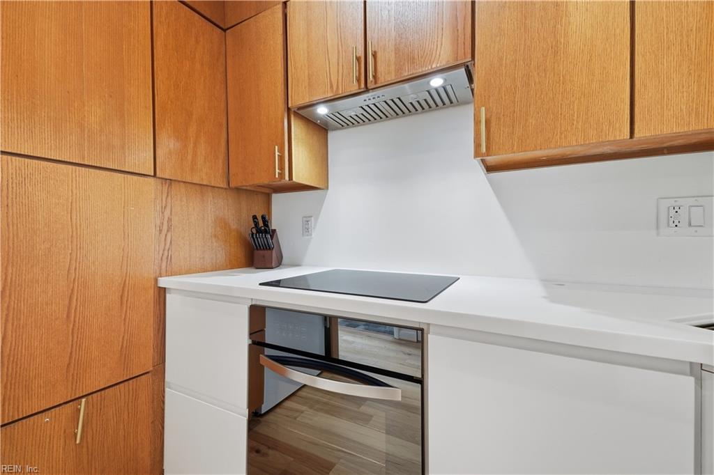 696 Mowbray Arch Property Photo 13