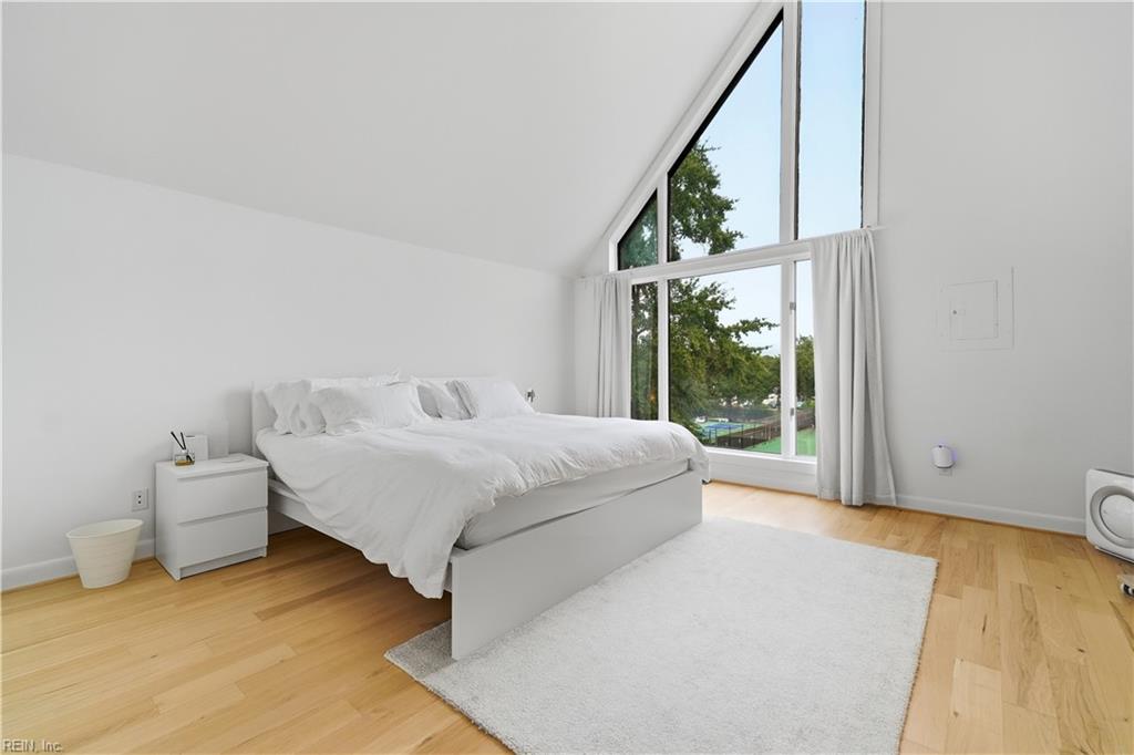 696 Mowbray Arch Property Photo 18