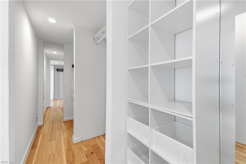 696 Mowbray Arch Property Photo 19