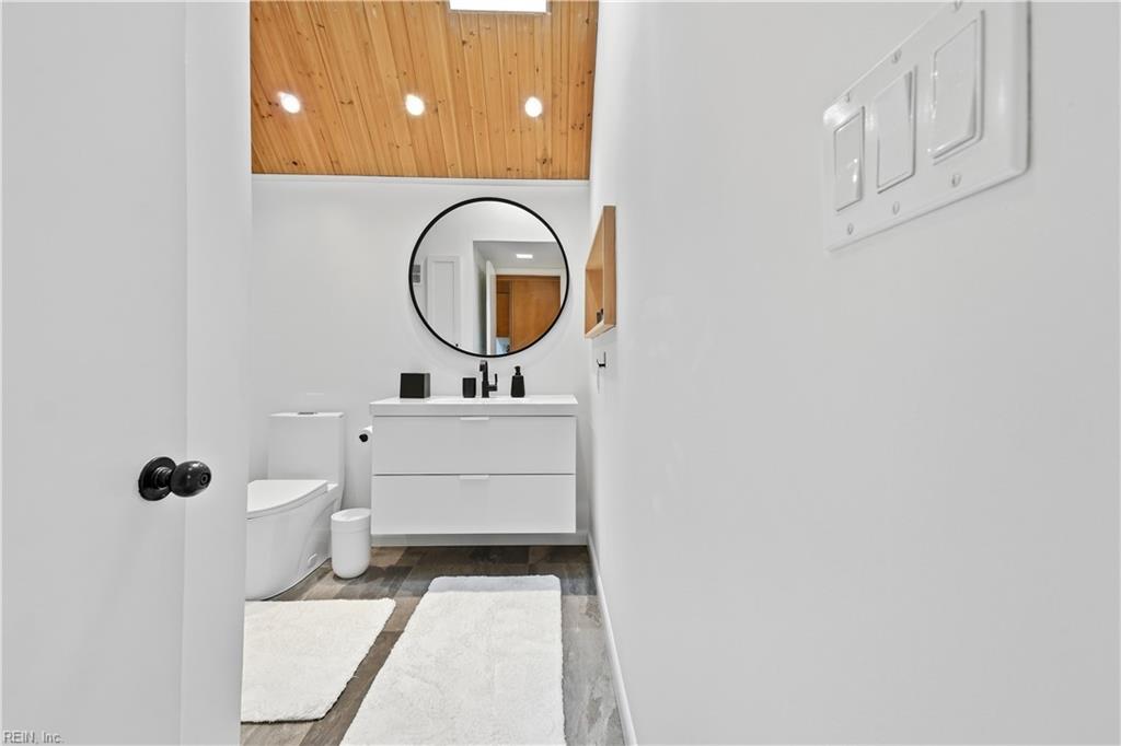 696 Mowbray Arch Property Photo 22