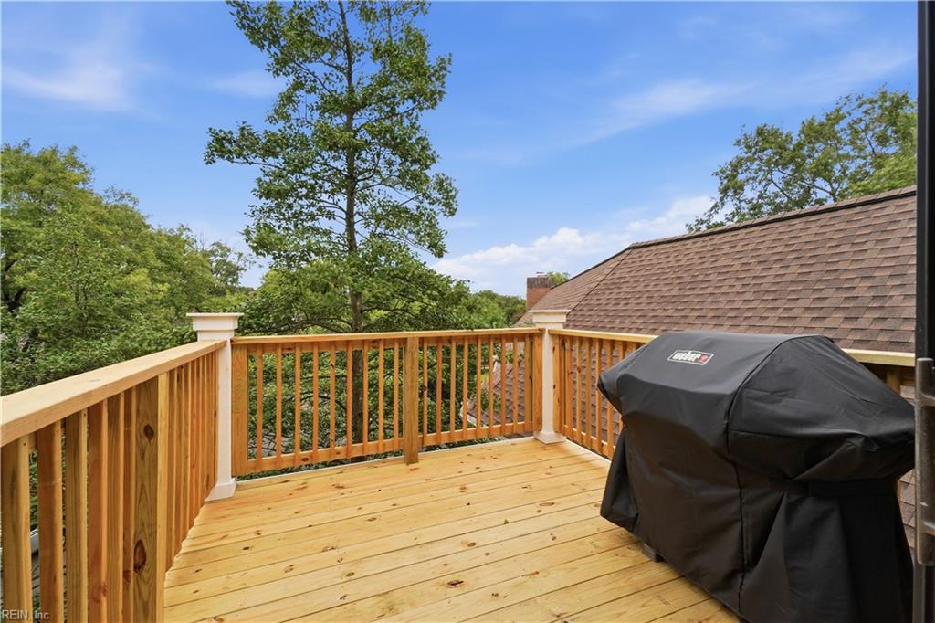 696 Mowbray Arch Property Photo 23