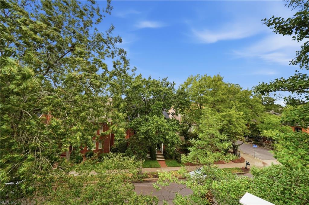 696 Mowbray Arch Property Photo 30