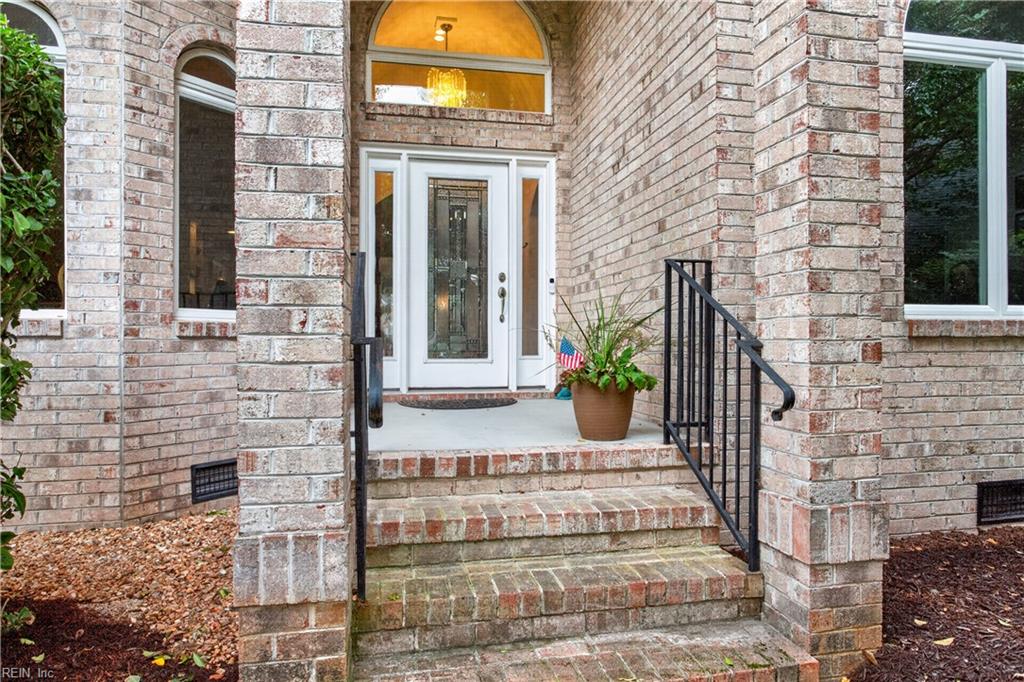 804 Brookside Arch Property Photo 2