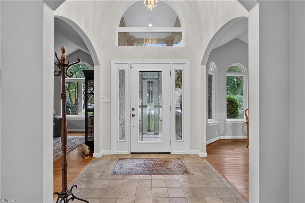 804 Brookside Arch Property Photo 4