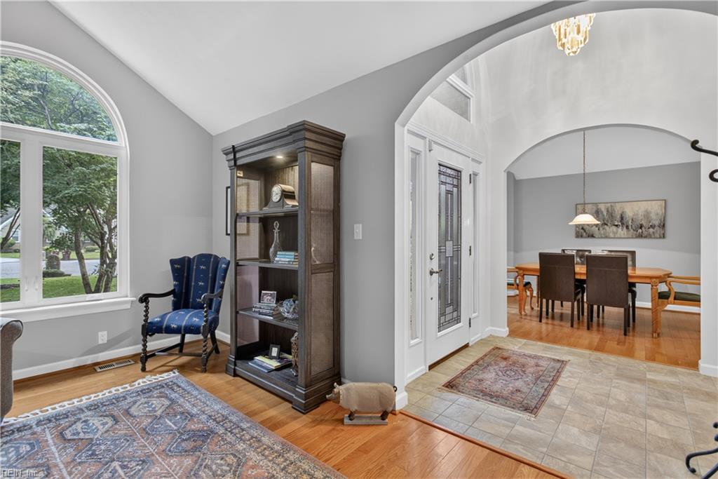 804 Brookside Arch Property Photo 8