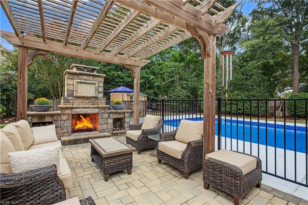 804 Brookside Arch Property Photo 40