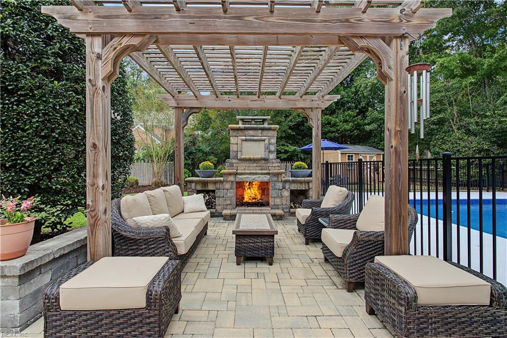 804 Brookside Arch Property Photo 41