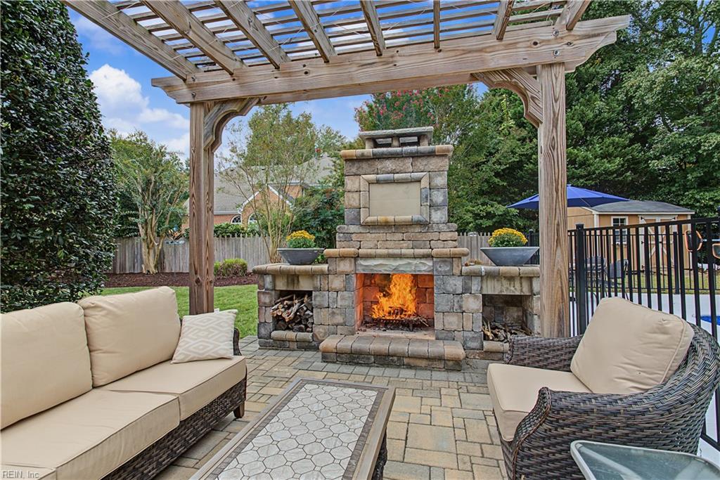 804 Brookside Arch Property Photo 42