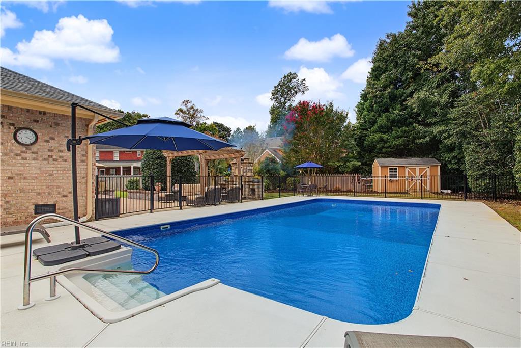 804 Brookside Arch Property Photo 44