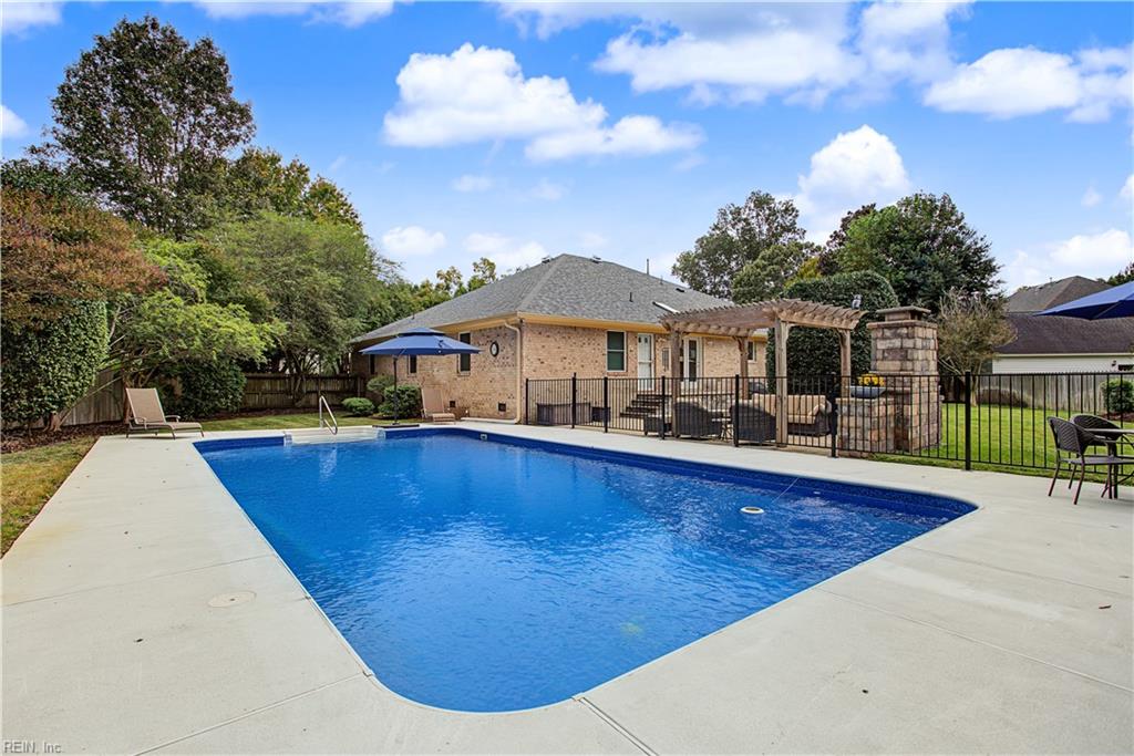 804 Brookside Arch Property Photo 46