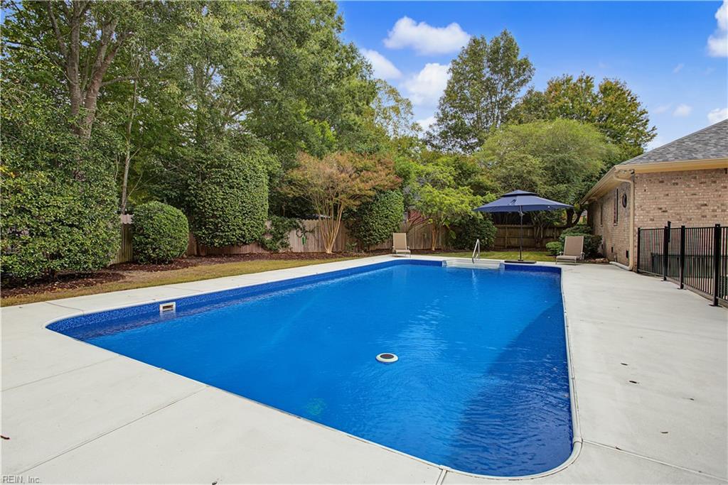 804 Brookside Arch Property Photo 47