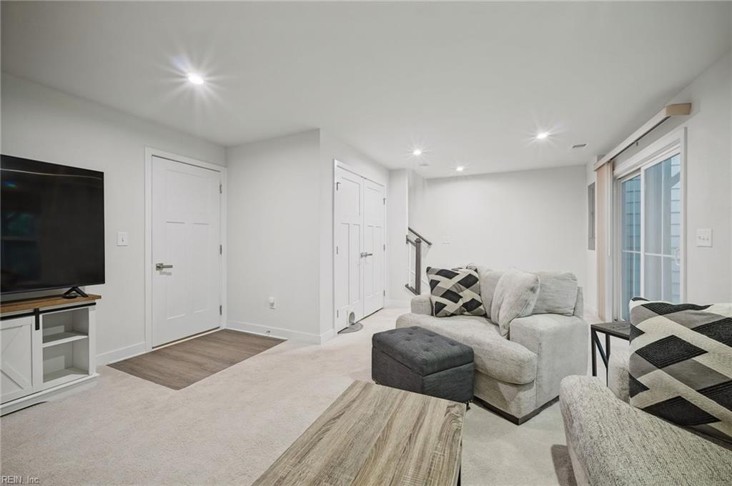 1741 Fortune Ter Property Photo 7