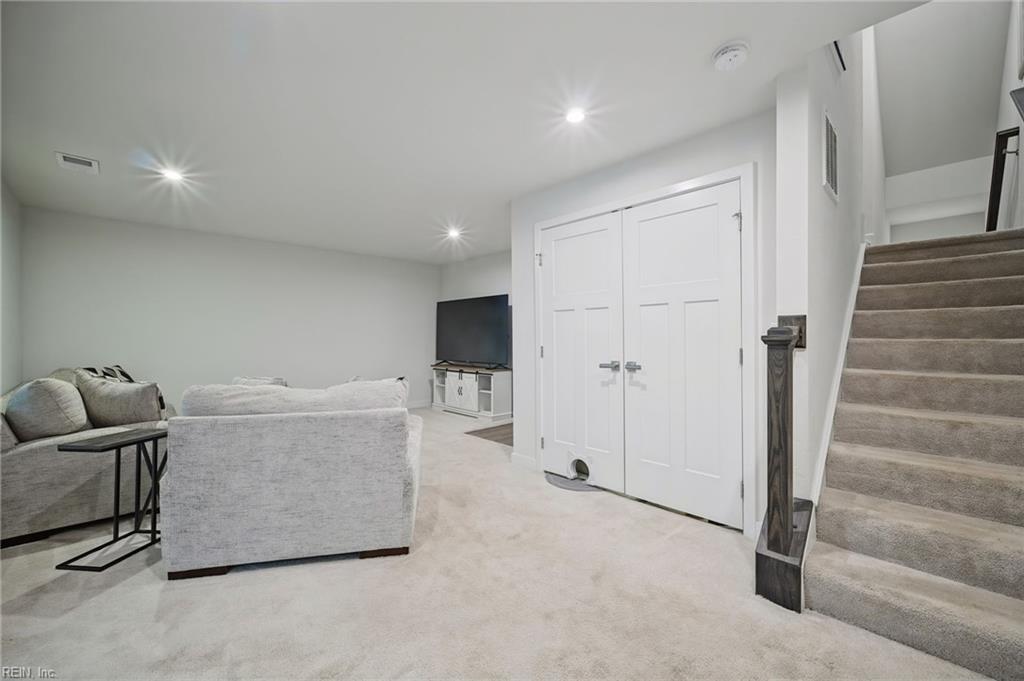 1741 Fortune Ter Property Photo 8