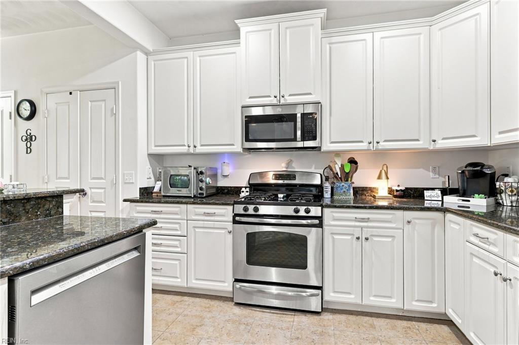 5428 Season Ln Property Photo 3