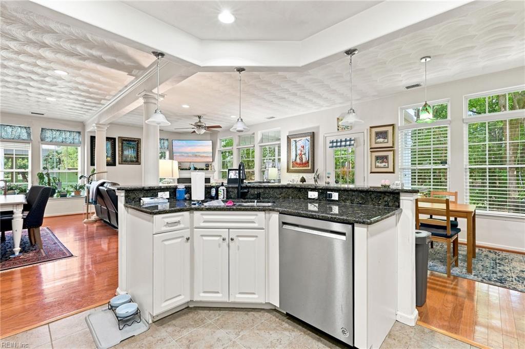 5428 Season Ln Property Photo 11