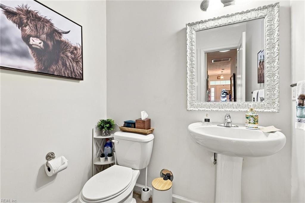 5428 Season Ln Property Photo 15