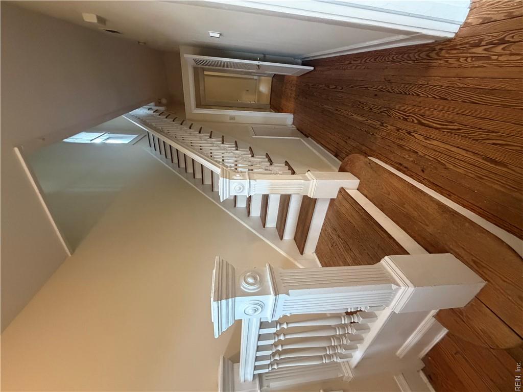 1306 Boissevain Ave Property Photo 3