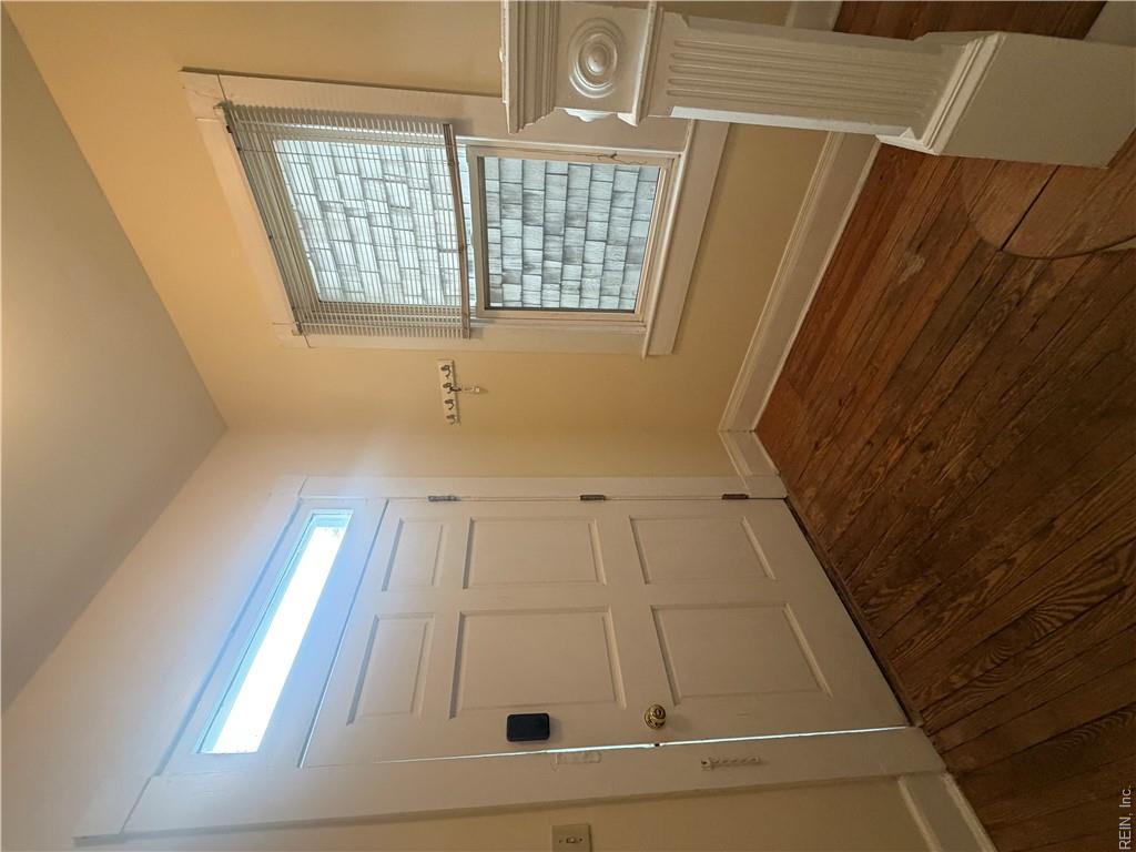 1306 Boissevain Ave Property Photo 4
