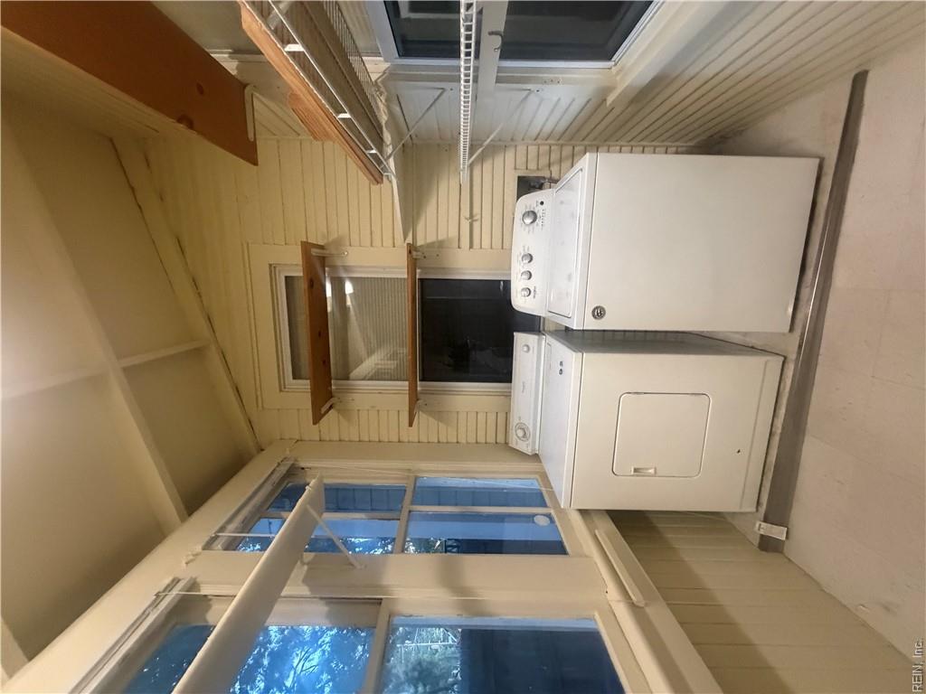 1306 Boissevain Ave Property Photo 11