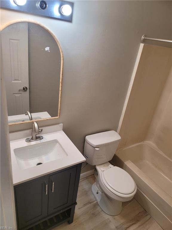 557 Barberton Dr Property Photo 7