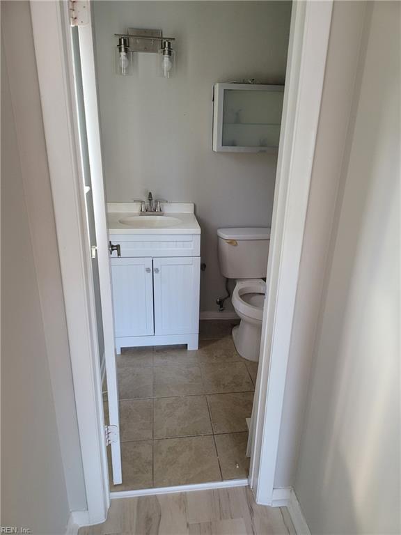 557 Barberton Dr Property Photo 10