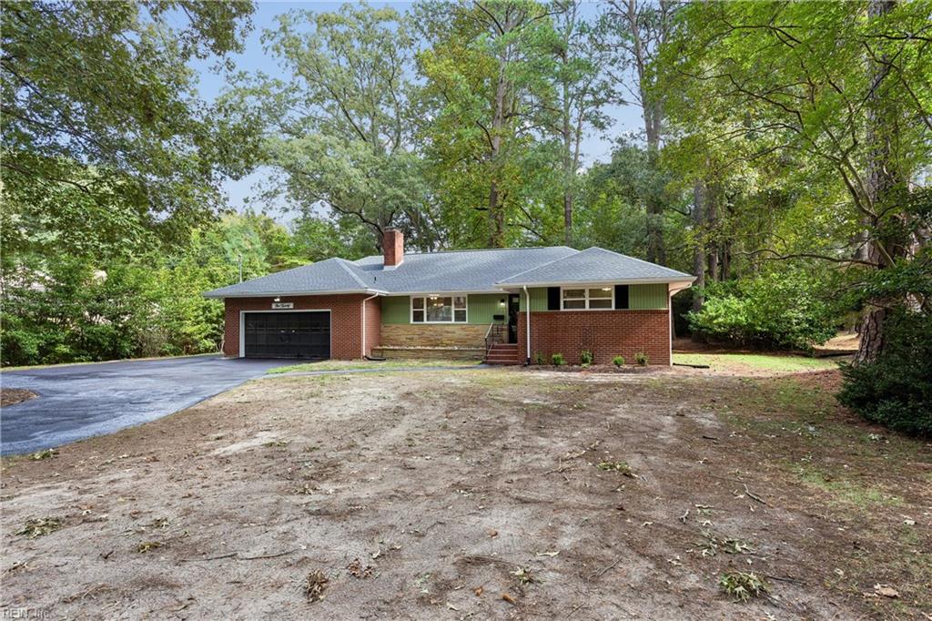 120 Selden Rd Property Photo 2
