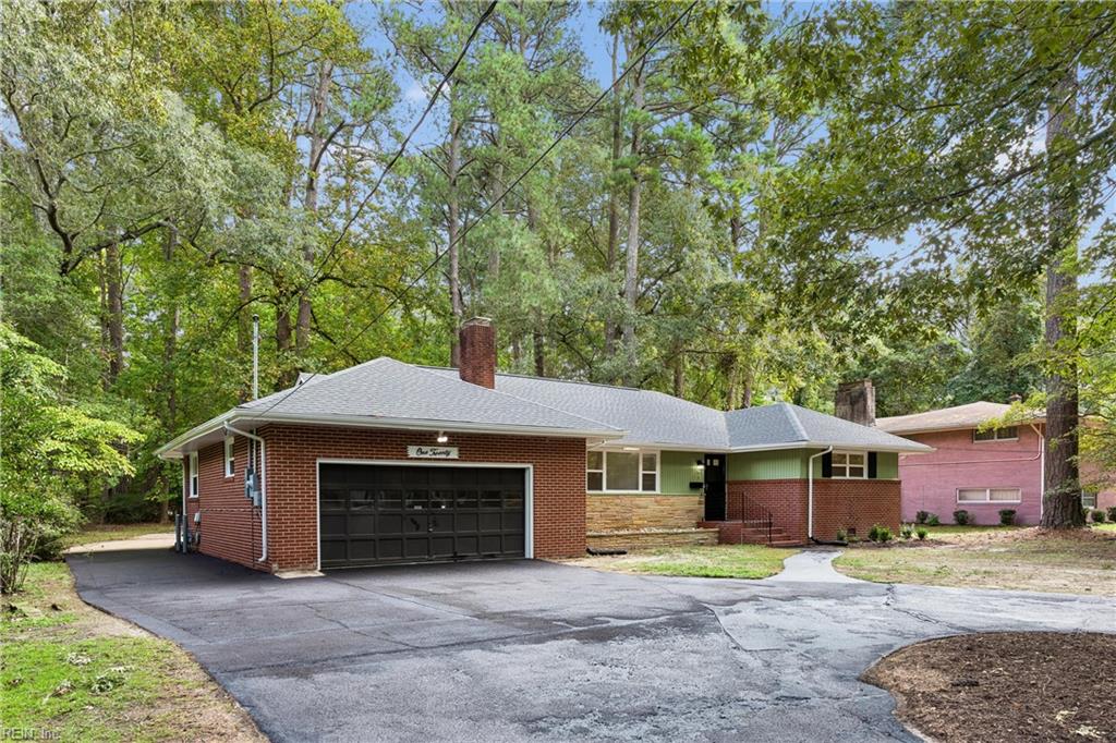 120 Selden Rd Property Photo 3