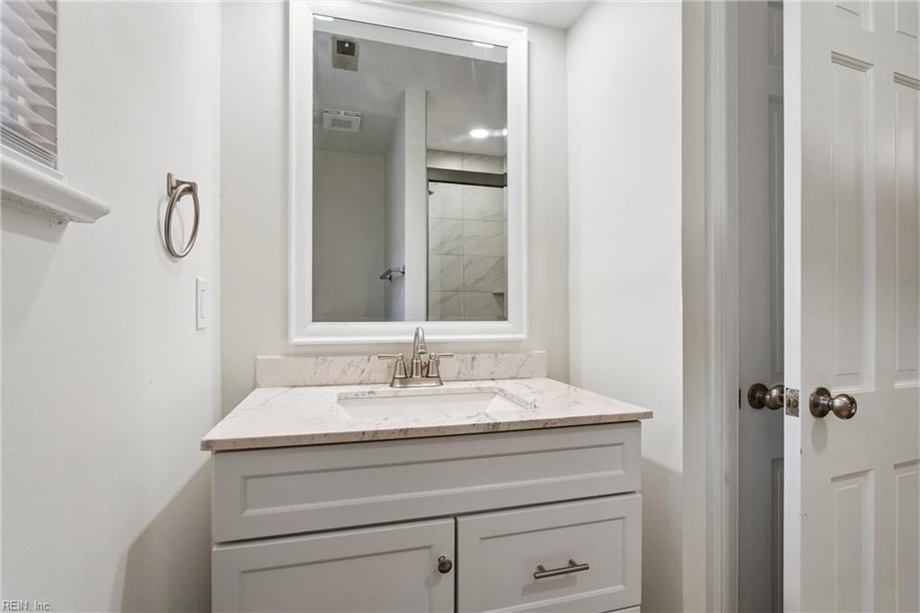 120 Selden Rd Property Photo 34