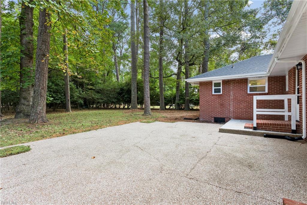 120 Selden Rd Property Photo 39