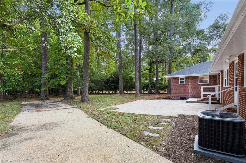 120 Selden Rd Property Photo 40