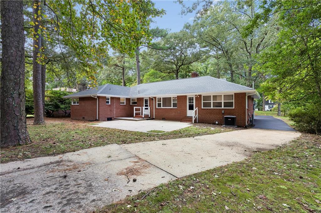 120 Selden Rd Property Photo 41