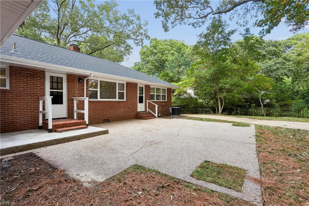 120 Selden Rd Property Photo 45