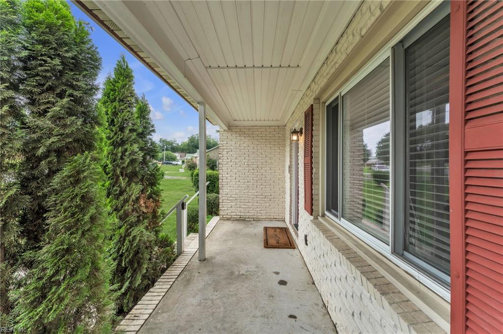 208 Locust St Property Photo 3