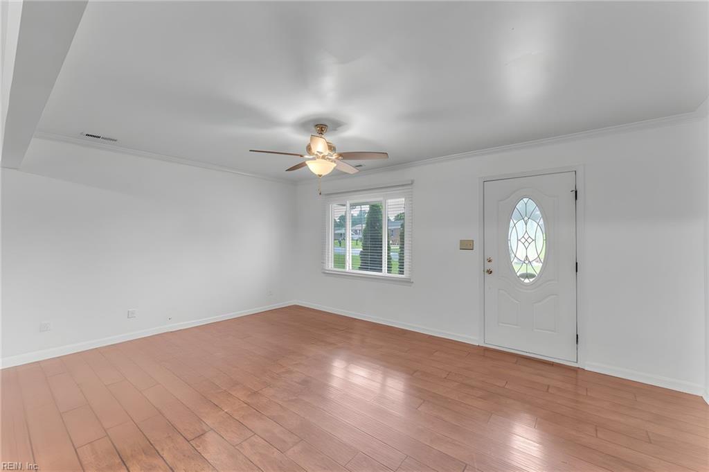 208 Locust St Property Photo 5