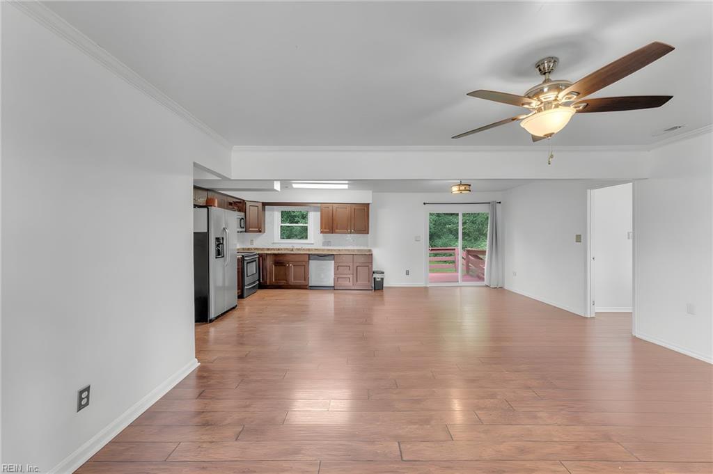 208 Locust St Property Photo 6