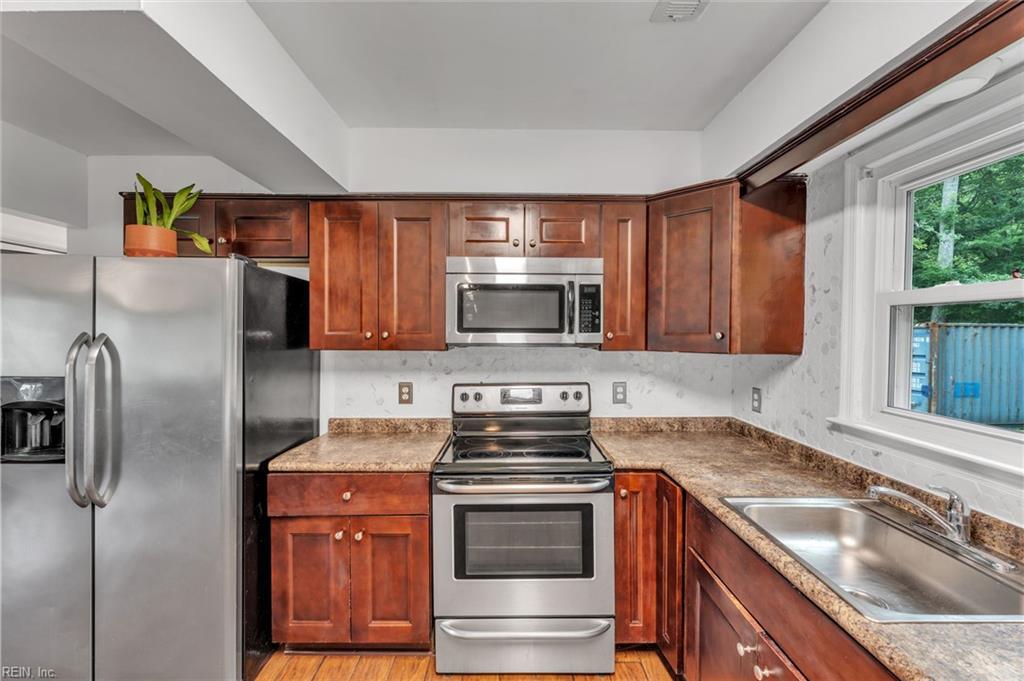 208 Locust St Property Photo 10