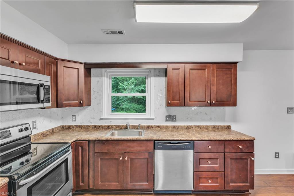 208 Locust St Property Photo 12