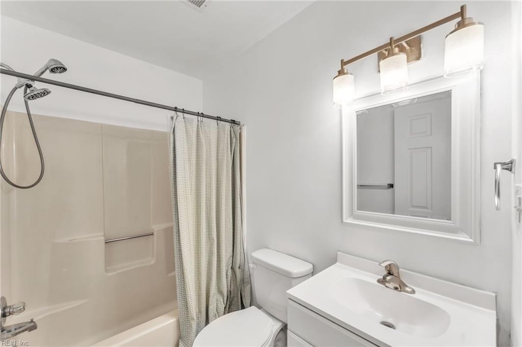 208 Locust St Property Photo 15