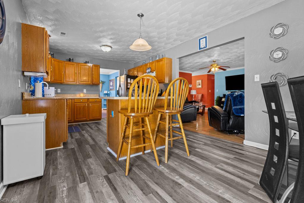 26059 Glyndon St Property Photo 10