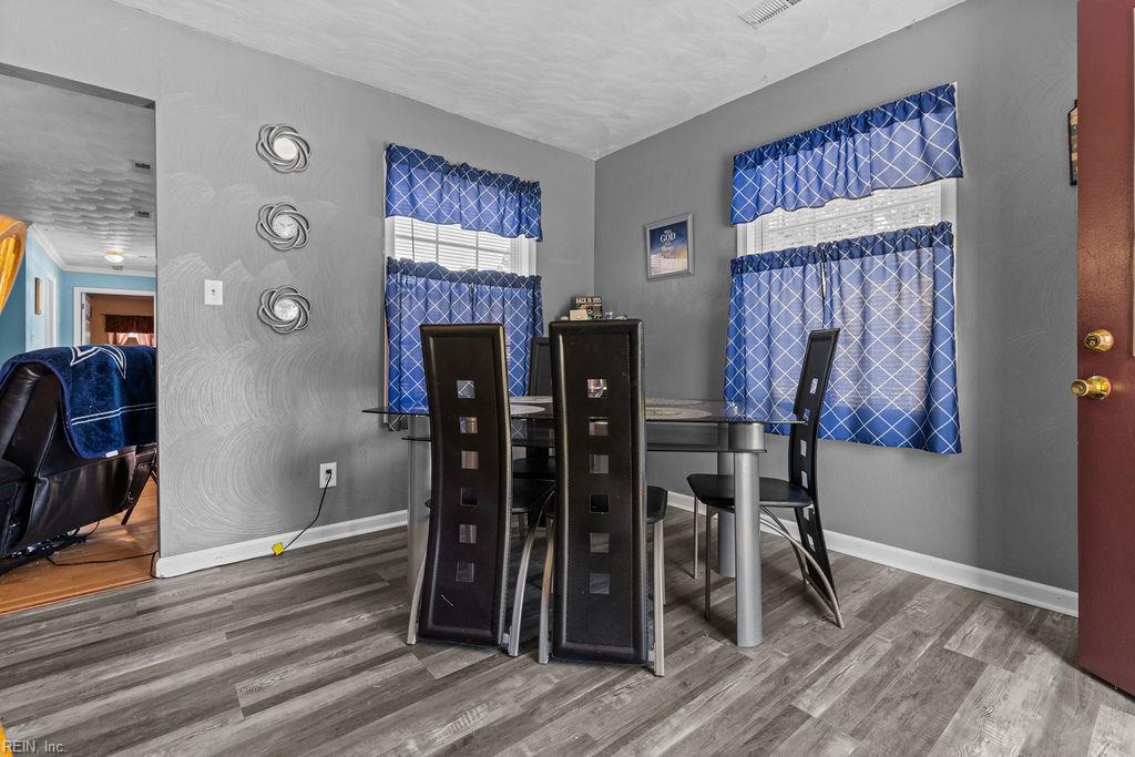 26059 Glyndon St Property Photo 18