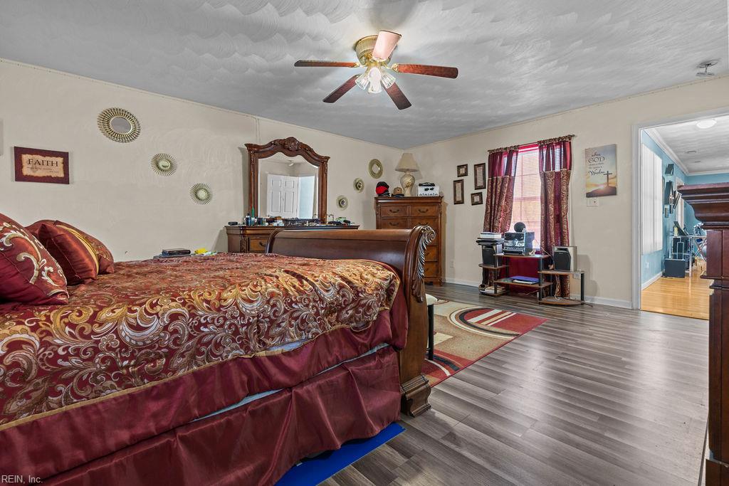 26059 Glyndon St Property Photo 21