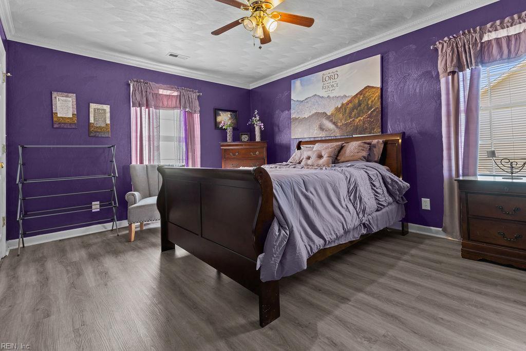 26059 Glyndon St Property Photo 26