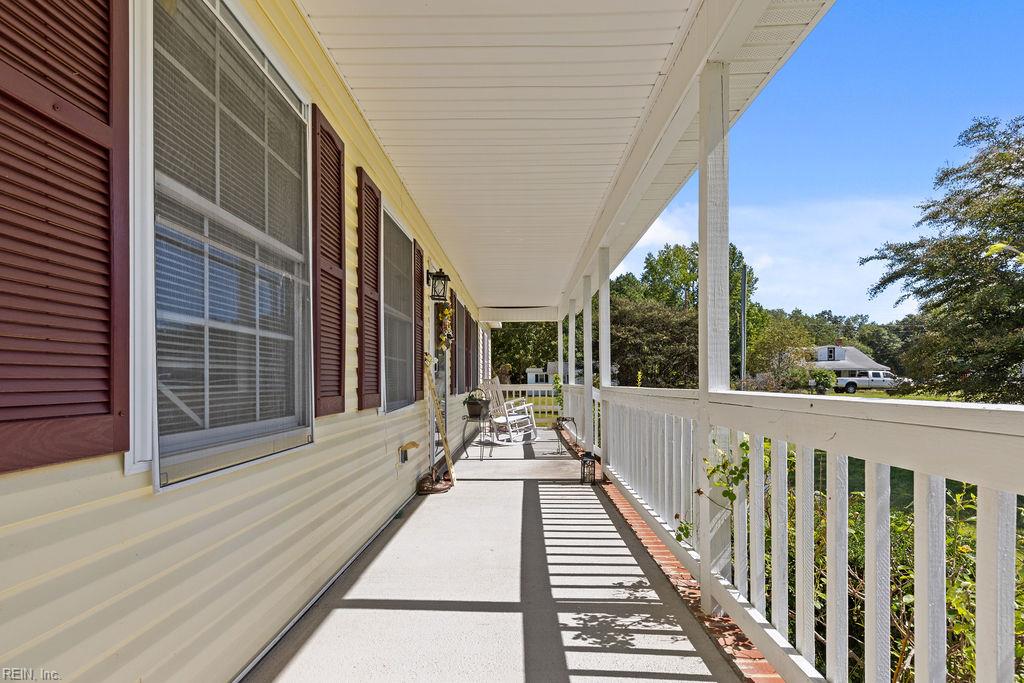 26059 Glyndon St Property Photo 31