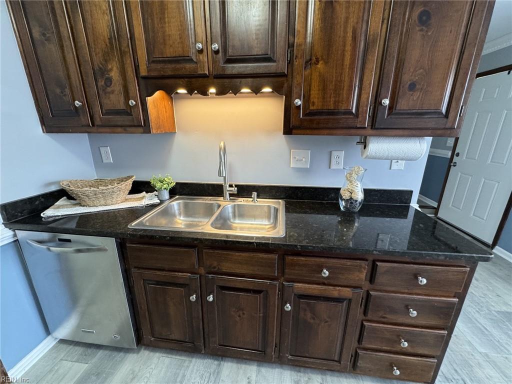 300 San Roman Dr Property Photo 3
