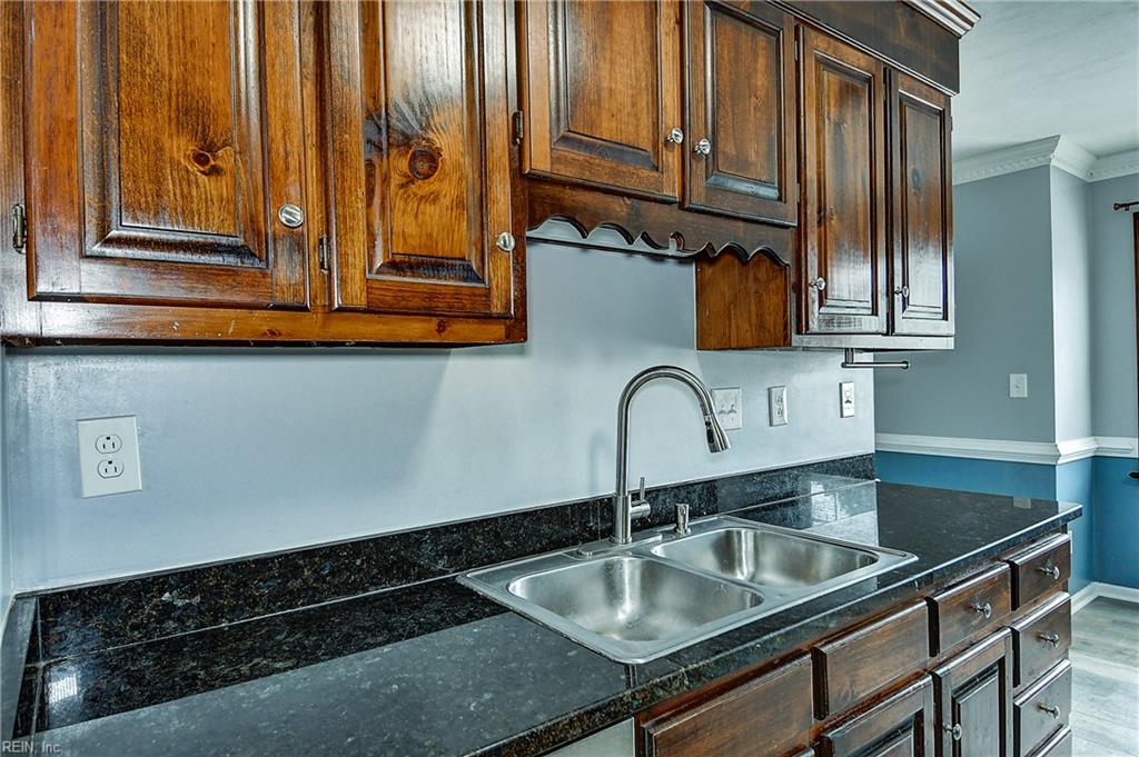 300 San Roman Dr Property Photo 6