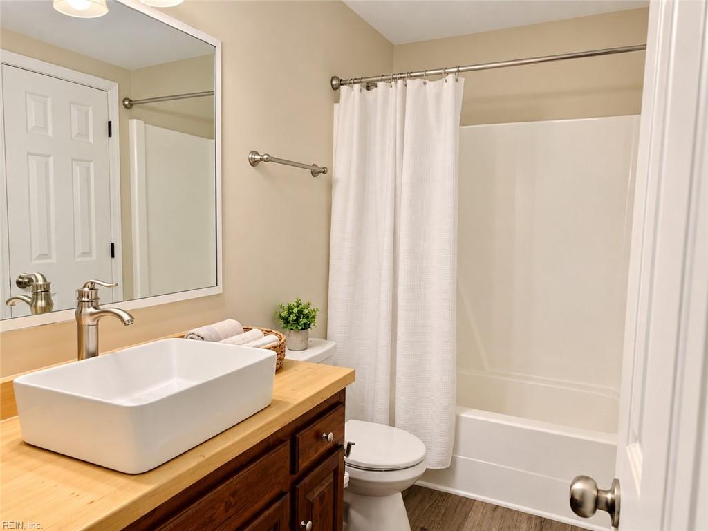 300 San Roman Dr Property Photo 17