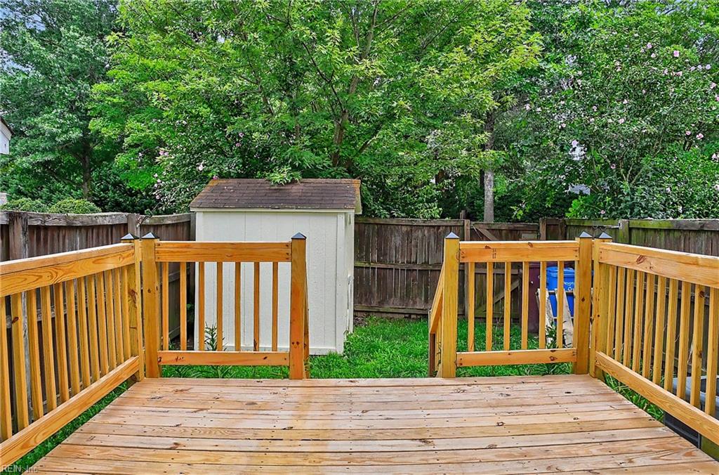 300 San Roman Dr Property Photo 27