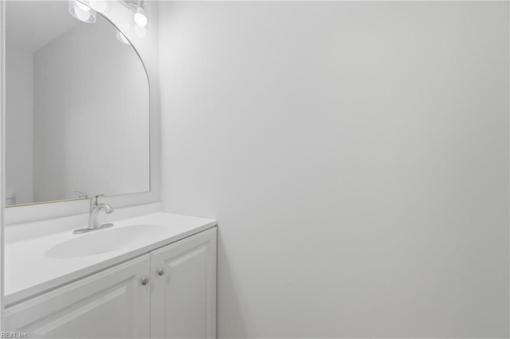 821 Lancaster Ln Property Photo 23