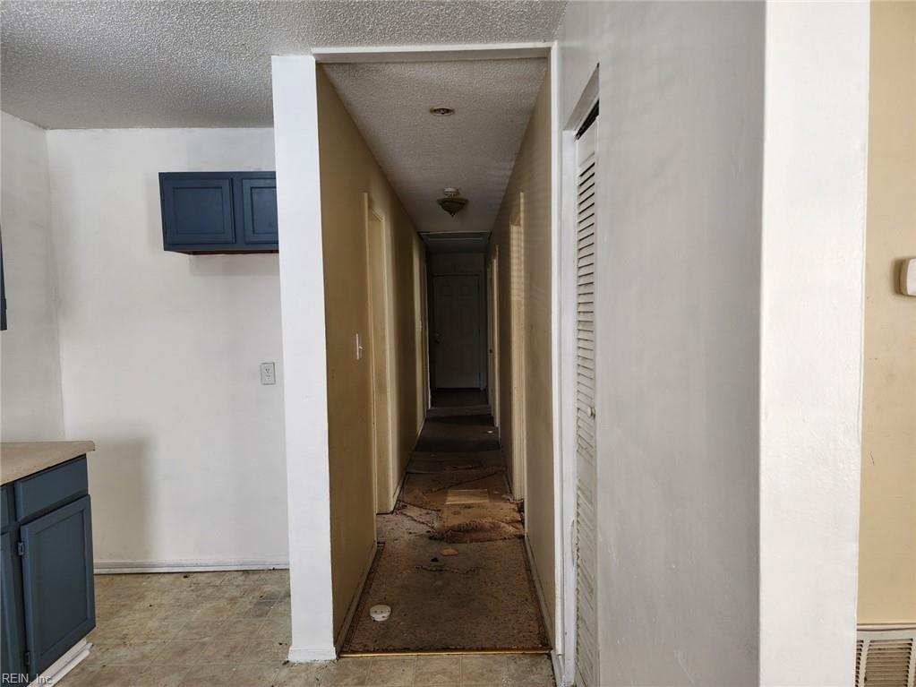 1534 W 40th St Property Photo 6